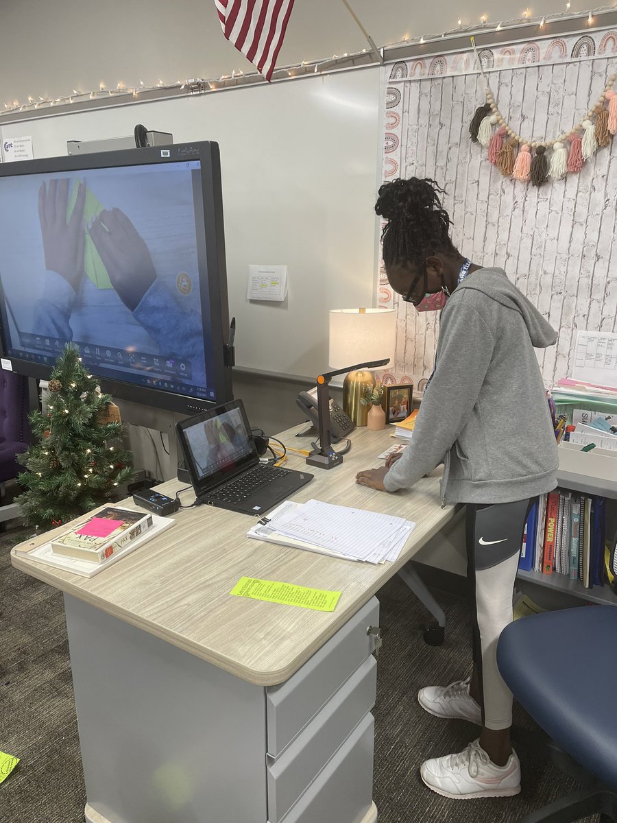 TishaMarieMays's tweet photo. Students love learning from their peers! #thefuture #fullengagement 👩🏽‍🏫 https://t.co/D0hYYPhs6r