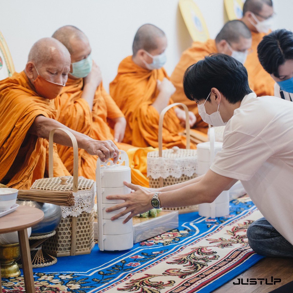 Justupbangkok's tweet photo. เอาภาพการทำบุญวันเกิดของน้องอัพมาฝากครับ
ร่วมอวยพรวันเกิดให้อัพกันได้เลย

#ภูมิพัฒน์อายุ27ขวบแล้วครับ https://t.co/TPJGAFPUDE