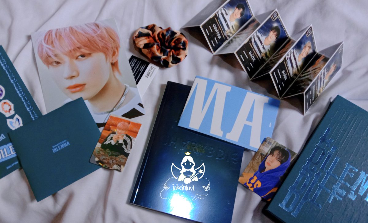 Jakeinluv1's tweet photo. ˗ˏˋ 💌 happy mail | #tymails ˎˊ˗
— Finally the album has arrived😭❤ jake isn't there ╥_╥ but look I got heeseung and sunoo😍 I'm soOoo happy with my pulls💗and also I am soOoo happy to get these very cute freebies. Tysm ka @hiitssher @parcress 😍💗 https://t.co/OmtELMxYN1