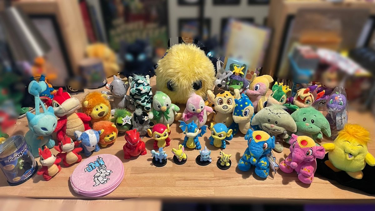 Selling my extra #neopets merch once again! :P
PM me if you're interested in anything. First come, first served. (Cross-posted on other platforms, so things may have sold)