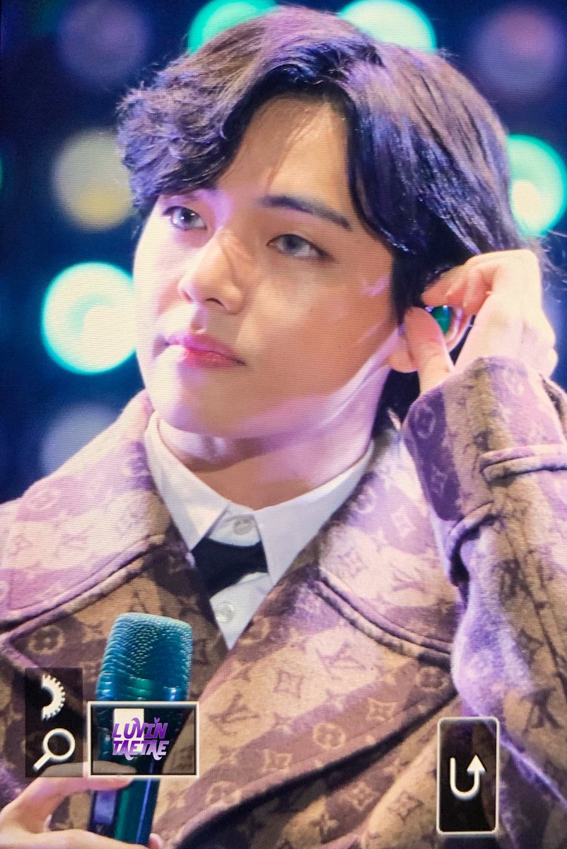 Luvin_taetae's tweet photo. 211203_ JINGLE BALL PREVIEW
오늘도 멋쟁이💜

#방탄소년단 #BTS #V #뷔 #テテ
#TAEHYUNG #태형 @BTS_twt https://t.co/W3apnXbmg1