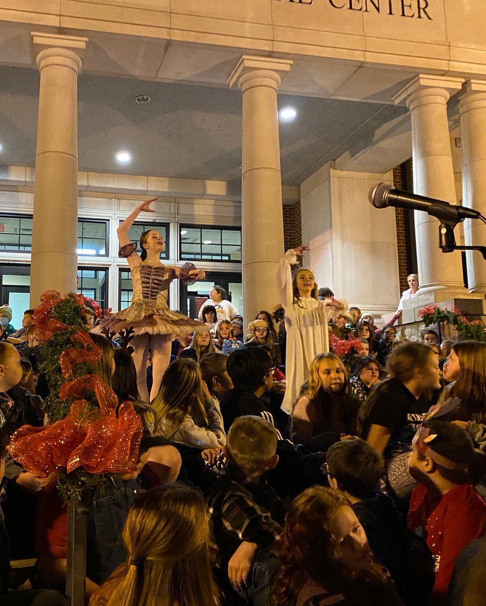 RCCelebrates's tweet photo. From the bottom of our hearts, thank you to everyone who made our 5th Annual Christmas on the Square celebration so magical! To the vendors, sponsors, volunteers, city staff, partners, and everyone in attendance, we offer our sincere appreciation and wish you a Merry Christmas! https://t.co/4GyYjxlEew