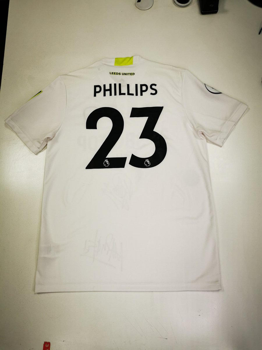 ¡DESCARGA la Aplicatón de la <a href="/Teleton/">Teletón Chile</a>!

Y puja en la Rematatón por llevarte la camiseta del Leeds, la camiseta de Calvin Phillips, firmada por él y por Marcelo Bielsa

#TodosLosDias spoti.fi/3ElM9w7
