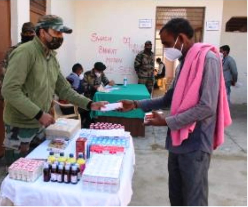jaat1313's tweet photo. A Medical Camp was organised by Indian army at village (J&amp;K) to provide medical treatment to needy people of border villages. 550 individuals of villages and around long
#السعوديه_الاردن  
#شكراً_سعادة_محمد_الهنائي 
#صار_الوقت 
#جدة_تتحرك https://t.co/ba1f6AXUvX