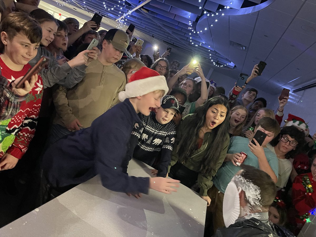 LewisburgMiddleCheer tweet media