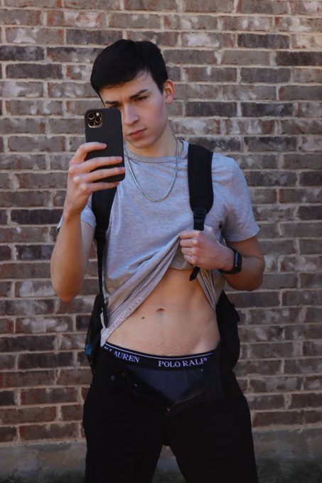 horny after class https://t.co/e6LHfGxVbI