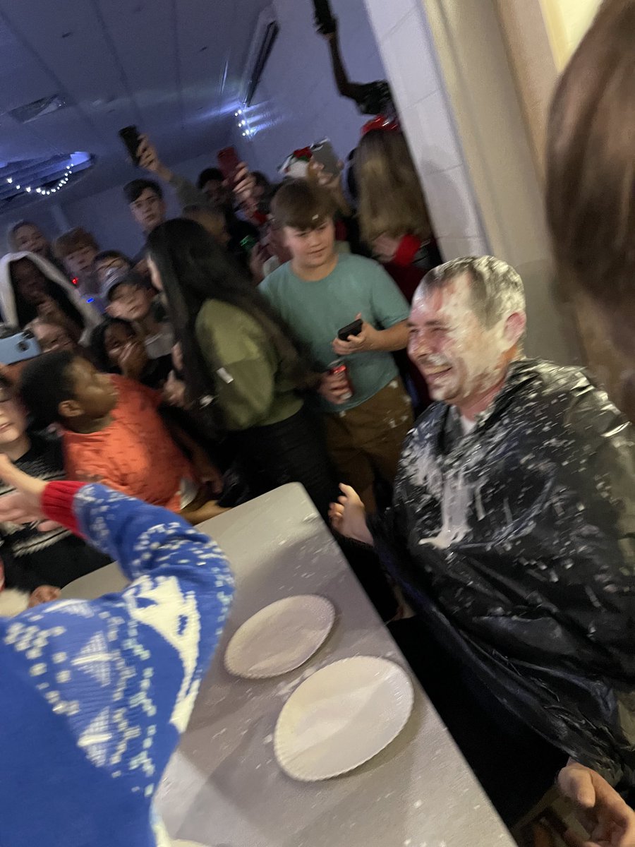 LewisburgMiddleCheer tweet media