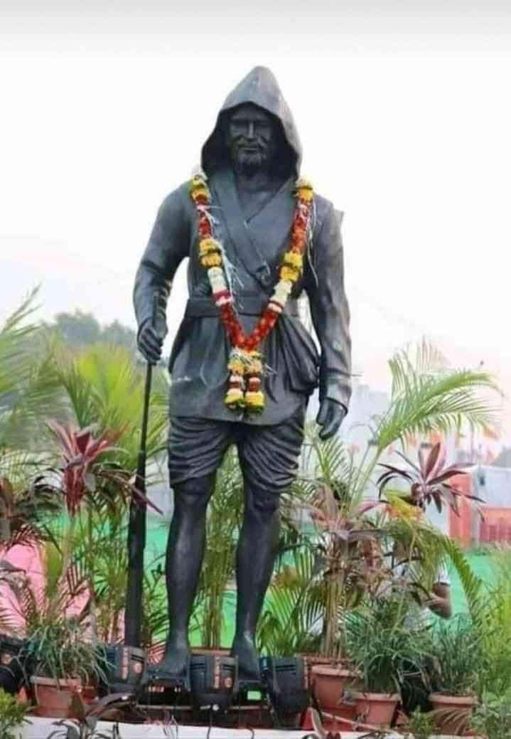 presidentVCI's tweet photo. जनजातीय गौरव,देश के स्वतंत्रता आंदोलन के महानायक,क्रांतिसूर्य टंट्या मामा भील जी के बलिदान दिवस पर उनके चरणों में कोटि-कोटि नमन।

आप अंग्रेजी शासन की दमनकारी नीतियों को ध्वस्त करने की जिद व संघर्ष की मिसाल थे।स्वतंत्रता आंदोलन में दिया गया आपका सहयोग आज भी हमें प्रेरणा देता है। https://t.co/jnCGjSU9xw