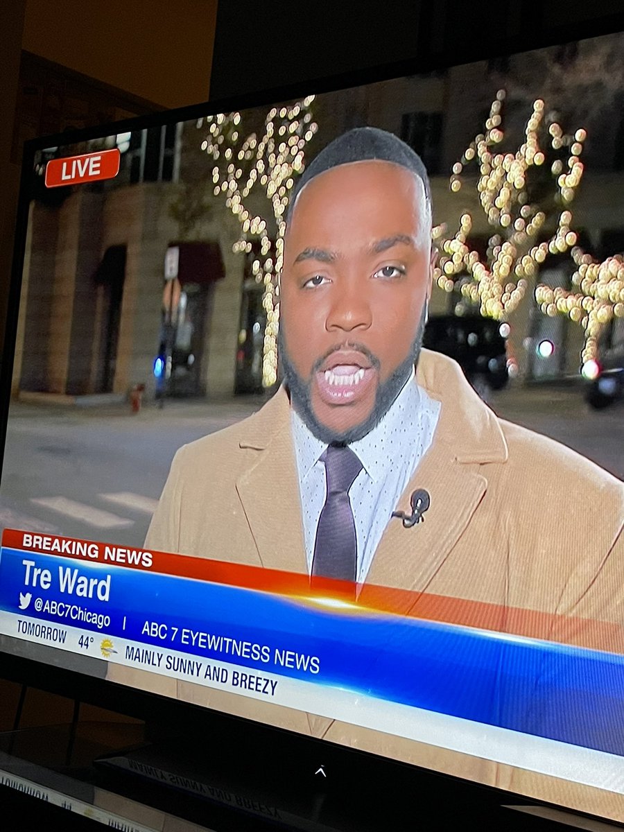 Agent1Security's tweet photo. Sorry Bruh, I had to do it. #ABC7 #Chicago #Treward https://t.co/4Mm7trXCPz