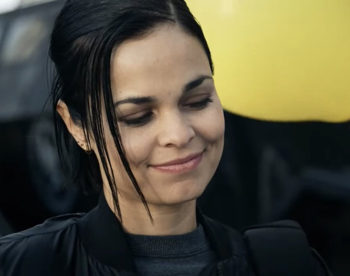FandomKate98's tweet photo. Skydiving - #stris first date? 🤔
I wouldn’t put it past them to go do some thrill-seeking rather than something basic 🔥👀 https://t.co/dVMXFGcy4S