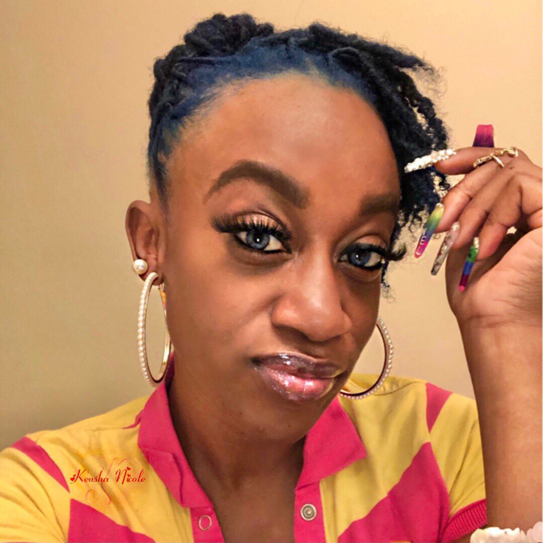 KeWitAHardO's tweet photo. The gold was not the plan…on to color #3 🥴
https://t.co/uMfKFyTRXX 

#retwist #bluelocs #goldlocs https://t.co/sCUINSrPc3