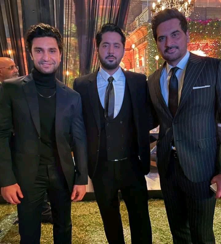 RealAyezaKhan's tweet photo. Three legends in One Frame 🖤🇵🇰 

Ahad Raza Mir, Imran Ashraf, Humayun Saeed 

#ShowbizPakistan #AhadRazaMir #ImranAshraf #HumayunSaeed https://t.co/hKBvMXrEZa