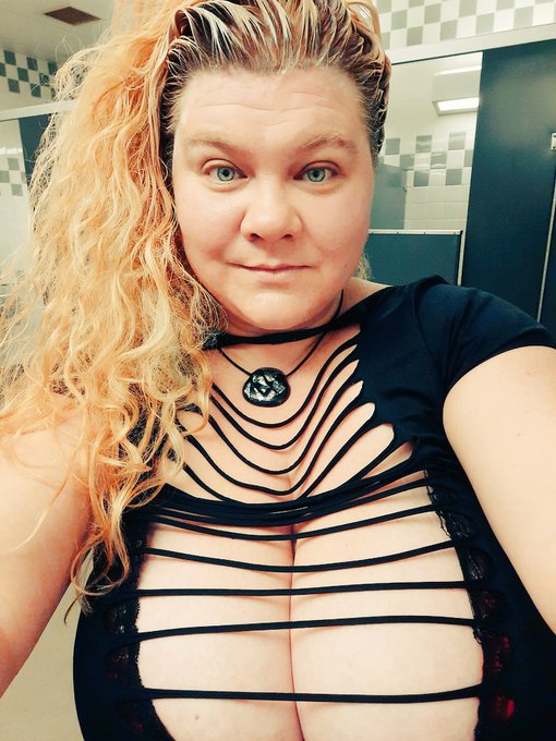 Photo Title: Today was a weird day!!!   ☆☆ Update ☆☆  Windshield Busted  Car Sometimes Starts  Snowfall<a href="/tag/mvsales"class="tags"><span>#mvsales</span></a>