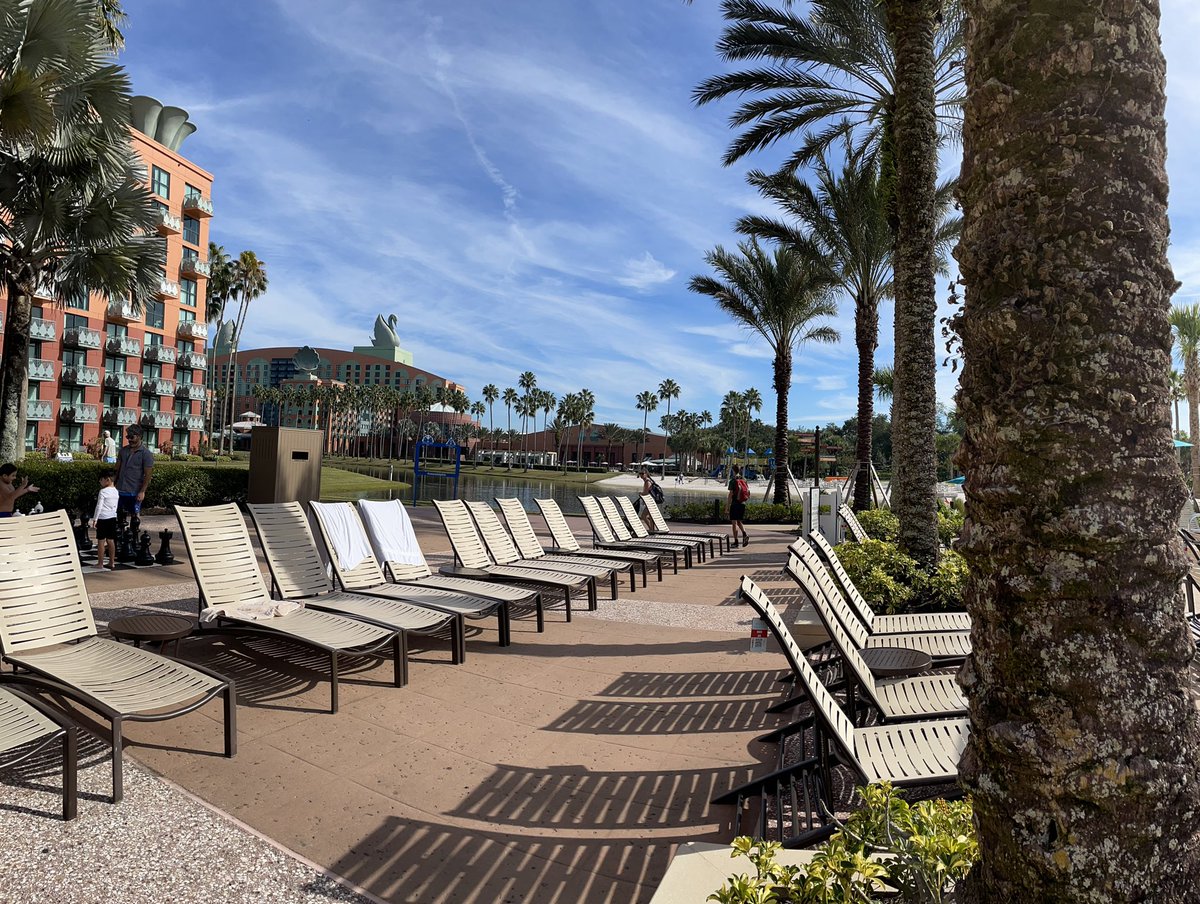 Mctl88's tweet photo. Fully invigorated from an amazing @SocietyGIM Council Retreat at the Walt Disney Swan and Dolphin!  Join us in-person for #SGIM22 in beautiful sunny Orlando! https://t.co/59b0FcizfE  @TLeungMD @JOylerMD @mlypson @ebcBass @UFGIM @UFIMRes https://t.co/mN86xpJpe0