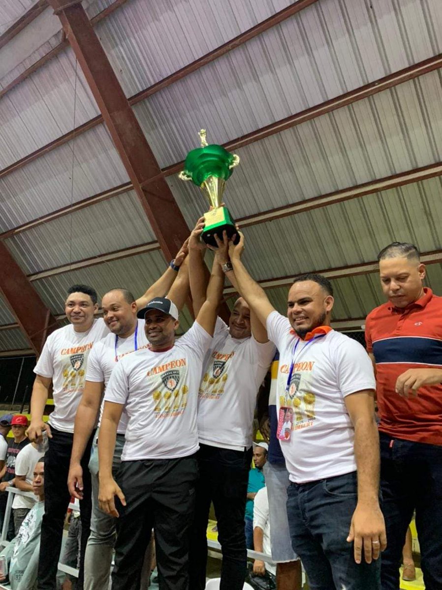 1Imbert's tweet photo. ImbertUno CAMPEÓN 2021 del torneo Superior de IMBERT #campeones2021 #abaplata #ImbertUno #fedombal #unaFamilia #BASKETDOMINICANO https://t.co/9x4emcURPN
