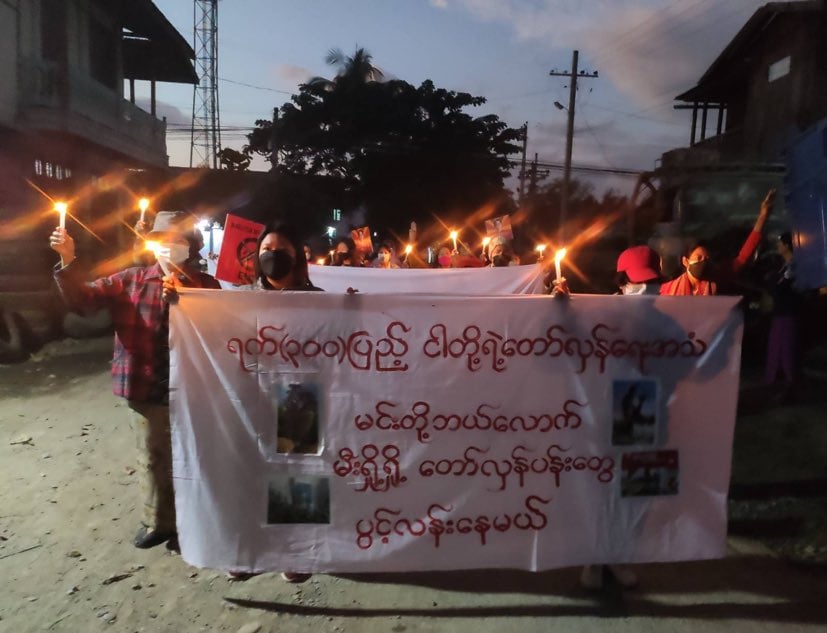 IrrawaddyNews's tweet photo. Residents of Sagaing Region’s Kale showed their opposition to the military regime early Saturday morning. 
(Photo: CJ) 
#WhatsHappeningInMyanmar https://t.co/Sy3E9xrLVA