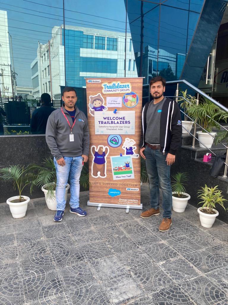 SFNPGhaziabad's tweet photo. We’re all set and about to begin 🎉 
Join us and be a part of the #trailblazercommunity #sfdc4student and show your love to #ohana with @anant_maks @Kailash_sfdc https://t.co/mz1CtYvJth