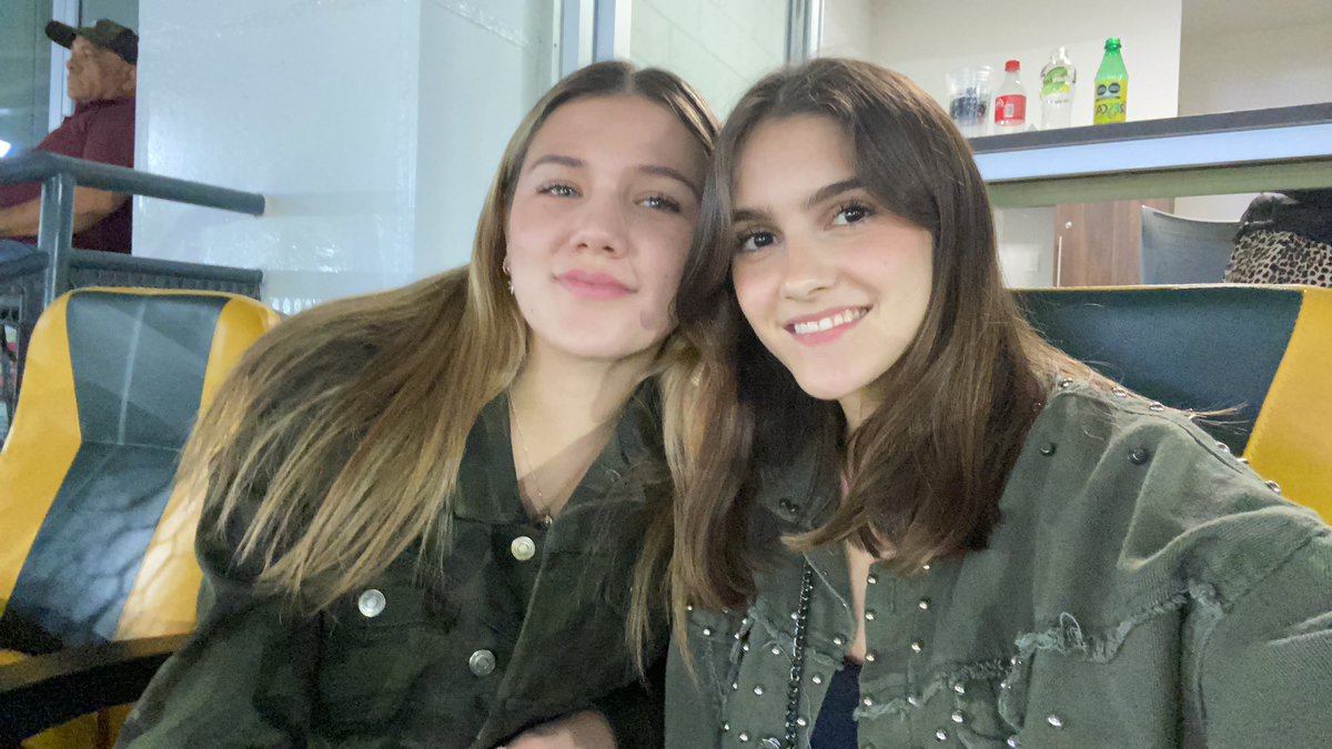 julia_magar's tweet photo. #FuerzaVerde https://t.co/imEQ2SNIX4