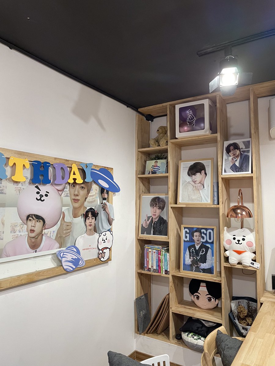 bipatx_v's tweet photo. โปรเจ็ควันเกิดพี่จิน 🎂🐹#MoonOfMyUniverse_Jin น่ารักมาก  บรรยากาศดีไม่ผิดหวัง คุ้มมาก กอว.น่ารักมากๆ 🥰😍 ขนมอร่อยมากค่ะ ☺️ขอบคุณสำหรับโปรเจ็คดีๆแบบนี้ค่ะ 💜🙇🏻‍♀️ https://t.co/drudPMR5eF