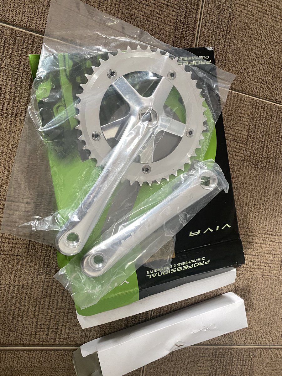 yudhiantoadi's tweet photo. Karna salah beli, mau dijual aja… 

WTS crank arm VIVA bcd 130 42T new, blm dipake cuma keluar dari kardus aja… 

250k nego @FnFjb @fix_fixed #fnfjb https://t.co/9LoJeePk8k