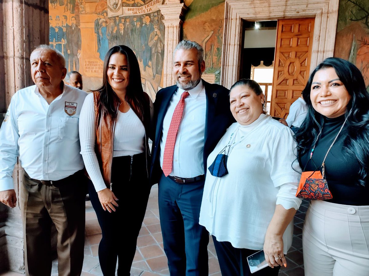Dip_OlgaChavezR's tweet photo. En nuestra visita a a #Michoacan tuve la oportunidad de platicar con el gobernador Alfredo Ramírez Bedolla, el titular del Instituto Nacional de Migración, Francisco Garduño Yáñez, la maestra Brenda Fraga titular de la Secretaría del Migrante Michoacán.
#ProgramaPaisano https://t.co/0iBkt6JL1u