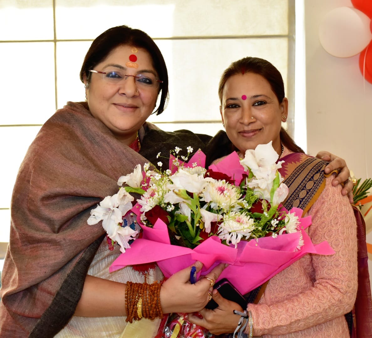 rekhaaryaoffice's tweet photo. पश्चिम बंगाल से सांसद व उत्तराखंड प्रदेश चुनाव सह प्रभारी श्रीमती @me_locket जी को जन्मदिन की बधाई व शुभकामनाएं प्रेषित की।
#LocketChaterjee https://t.co/tA1kb6nDPy