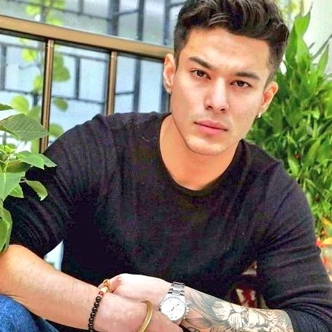RatherNazaket's tweet photo. #PratikSehajpaI
#FANBATTLE !
Let's see which fandom is stronger 
#UmarRaiz #UmarIsTheBoss
#BigBoss15 #PratikSehajpaI
  Retweet🔄                            Like ❤️ https://t.co/h3kIxtbeR2