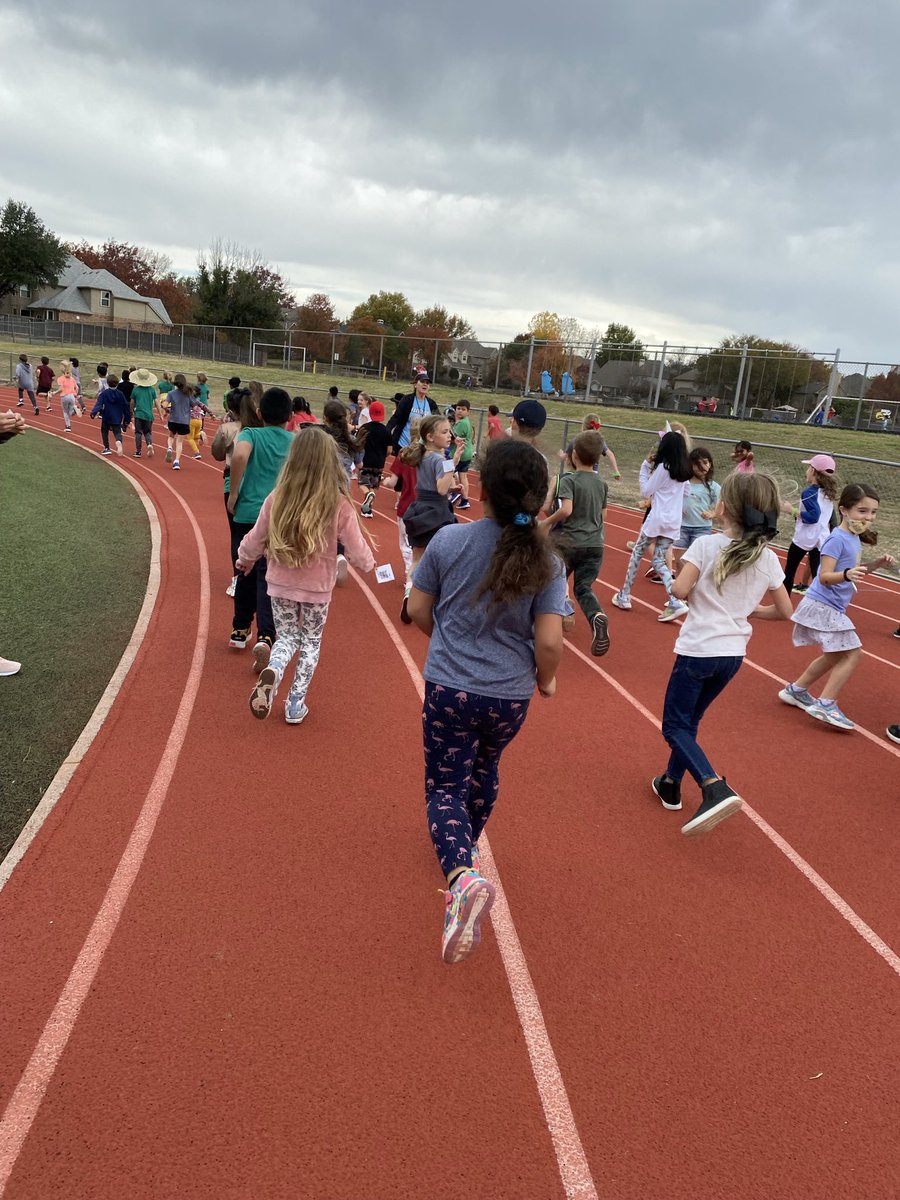 Jane Simmons (@simmonseagles1) on Twitter photo We always look forward to Fitness Friday when our families come out to exercise alongside us! These kids light up getting to use the <a href="/HeritageBroncos/">Heritage Broncos</a> track! Today was extra special because it was hat day to support <a href="/chhssenior2022/">CHHS Seniors 2023</a> & Christmas music was playing! #shinebrighthes We always look forward to Fitness Friday when our families come out to exercise alongside us! These kids light up getting to use the <a href="/HeritageBroncos/">Heritage Broncos</a> track! Today was extra special because it was hat day to support <a href="/chhssenior2022/">CHHS Seniors 2023</a> & Christmas music was playing! #shinebrighthes