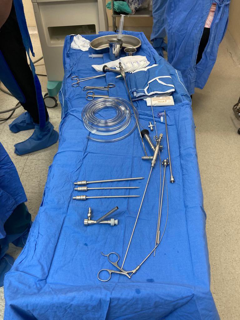 UrologoEdgar's tweet photo. SMP 14 Fr for a staghorn stone 
#stonefree #singletract the power of the suction in a reusable equipment by Hawk company 
Technic of profesor @zeng_guohua but in my hands in supine position
We are preparing a prospective study in single kidney patients https://t.co/CEudcRN5td