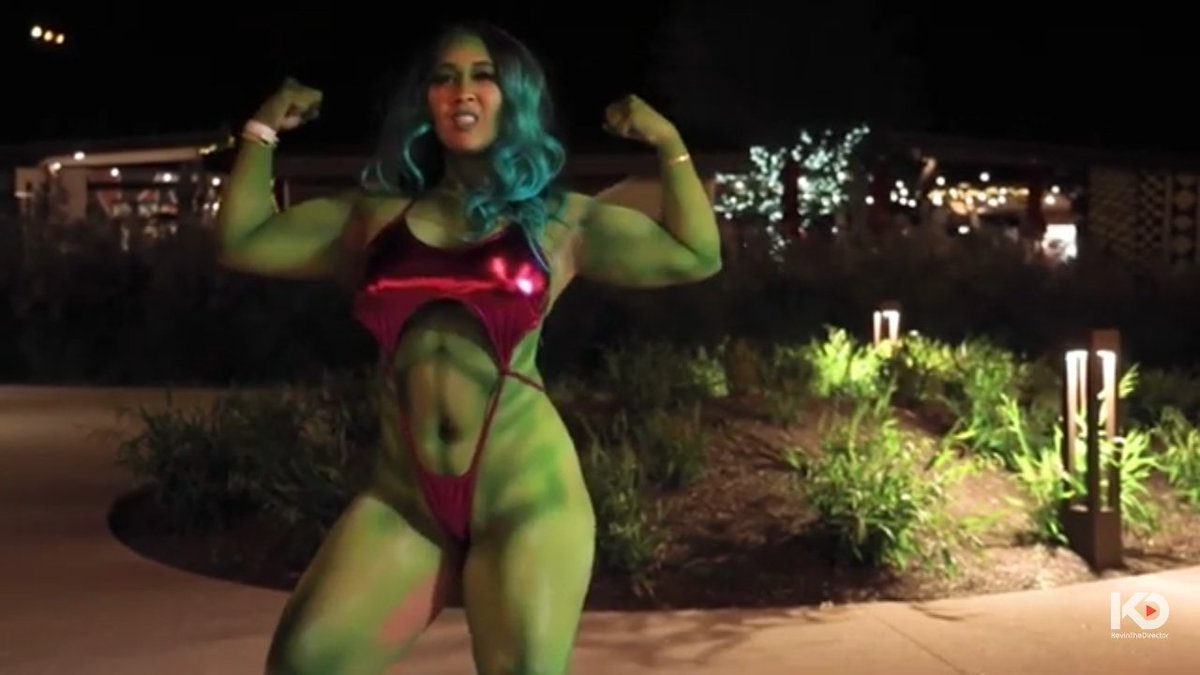 white2k5's tweet photo. The Ultimate Gamma Hottie: @mishamai_hime as She-Hulk ๐๐๐๐ปโโ๏ธ๐ช๐ป
Credits: @KevinTheDirectr
#SheHulkSaturday
#MishamaiMichelle
#SheHulk
#ColossalCon2021 https://t.co/ep0HACWYyz