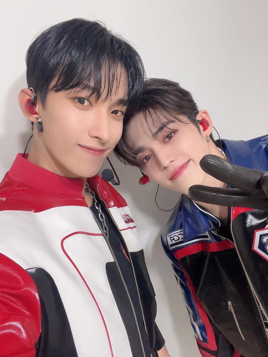 —with <a href="/dokyeomhour/">CLOSED</a> #SCOUPS #DK #SEVENTEEN #세븐틴 #MAMAVOTE <a href="/pledis_17/">세븐틴(SEVENTEEN)</a>