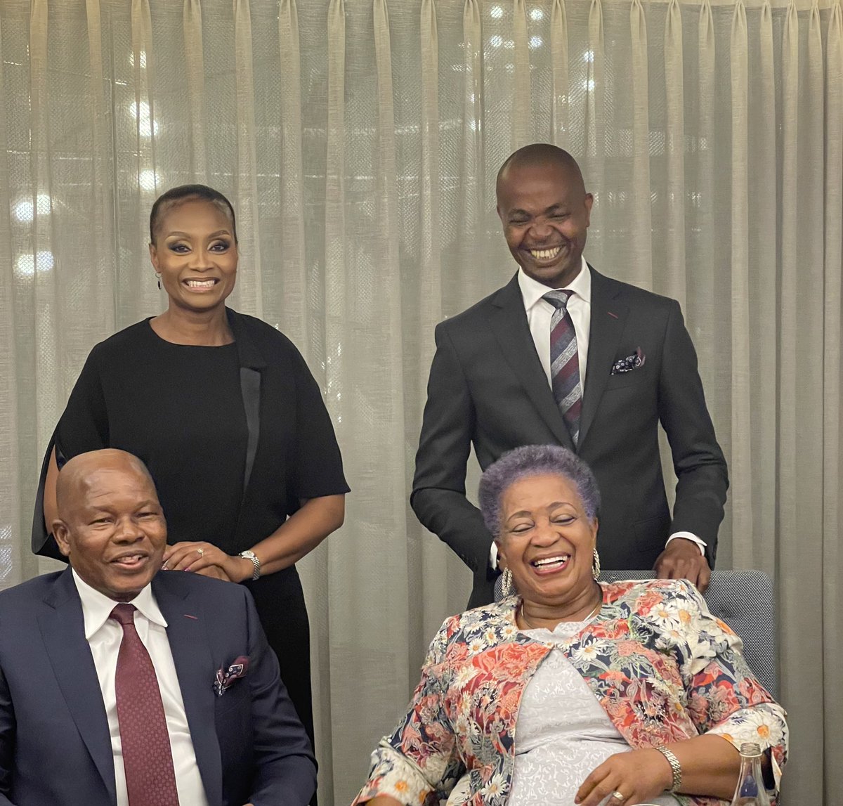 PeleMkhari's tweet photo. Dr Khoza’s words of wisdom, self reflection & self leadership at the Chairman’s Conversation are still ringing in my ears. I quote, “The first & best victory that you can actually boast of is conquering yourself.” Plato as shared by Dr Khoza.
#ConquerSelf
#LoveSelf
#GrowSelf
❤️🙌🏾 https://t.co/4HZWy83Wts