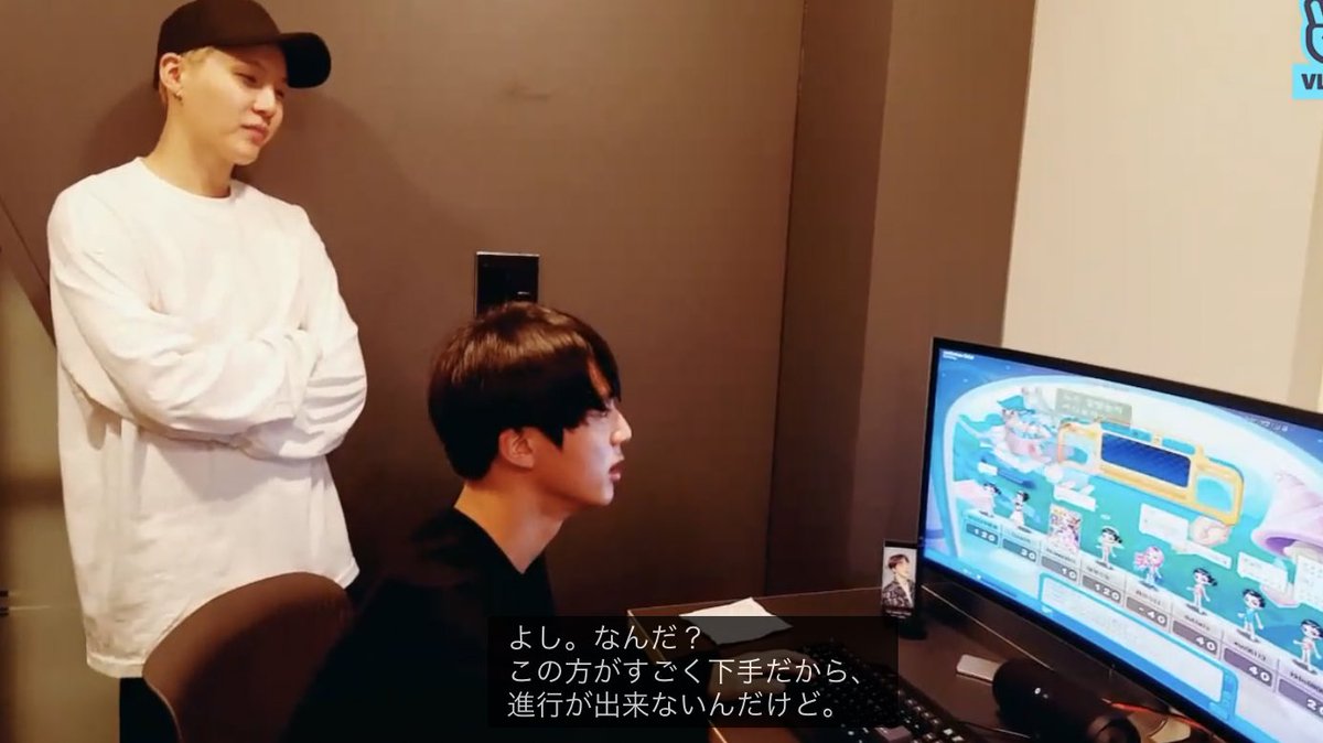 kim04jin's tweet photo. ジンさんのセンイルライブの好きなシーンは数え切れないほどあるけどその中でも今日は「ずっと画面をみていたのに自分がやりたくなってここぞと言うタイミングで僕一回やってみると満面の笑みで交渉してみたもののお前は家でやれよと論破され無言でその場を去っていくミンユンギ」をお届けしようと思う https://t.co/ffdNcINF9N