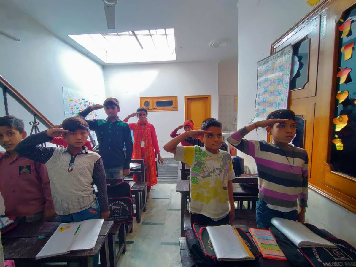 parivartantheng's tweet photo. “Salute to the bravery of all the navy personnel serving to protect the country's maritime borders.
#pa8shaalakids
#IndianNavyDay2021
#IndianNavy

@indiannavy @PIBHomeAffairs @DDSahyadri @airnewsalerts @adgpi @IAF_MCC https://t.co/Ic2jTDHhkd