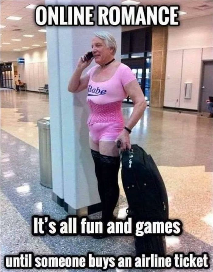 itsahotdogtree's tweet image. #NotJudging #Yikes