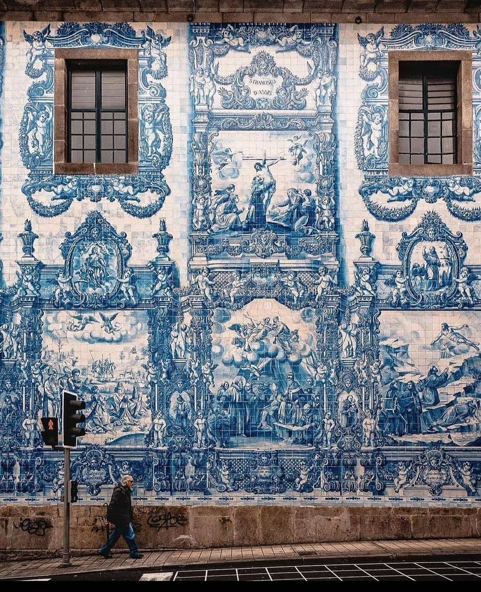 Portekiz'de bir kilisenin duvar resmi..