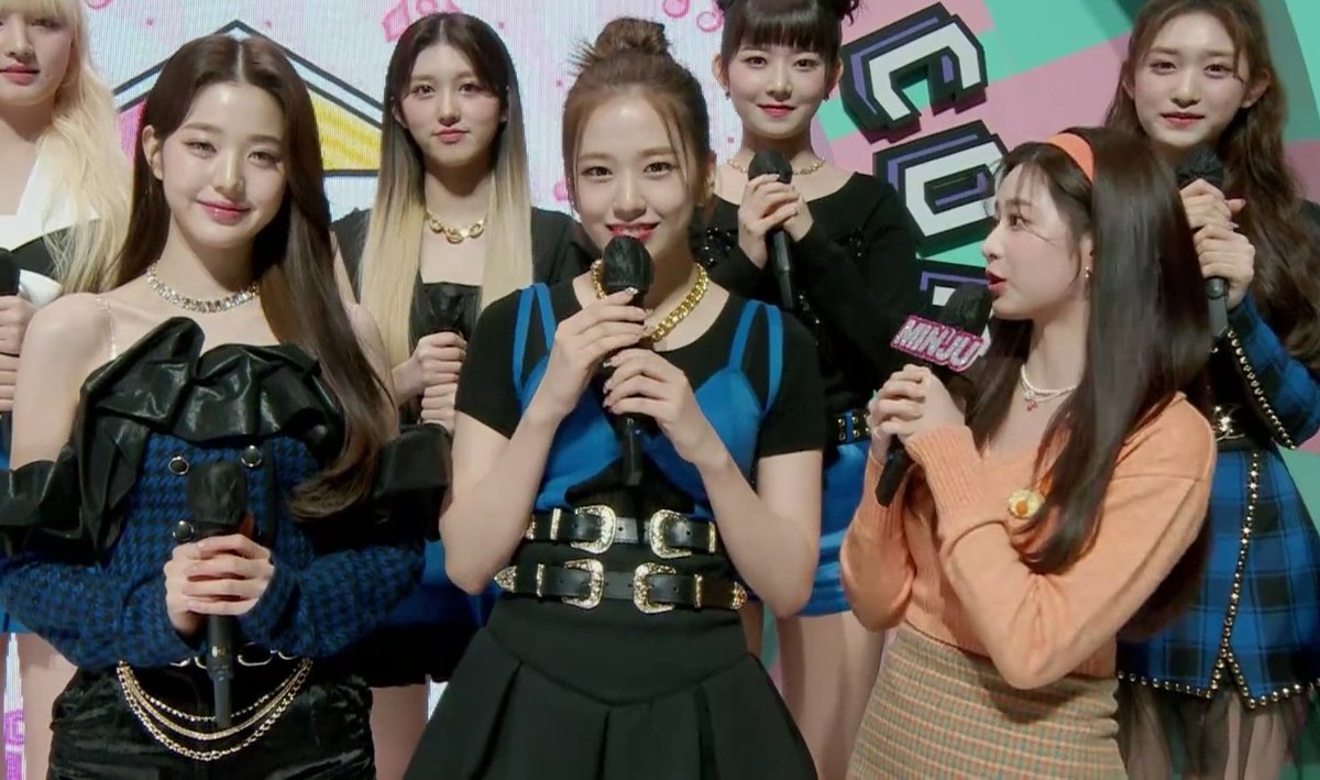 AnYujin_Intl's tweet photo. BIG 3 KOREAN MUSIC SHOWS MCs IN ONE FRAME

Inkigayo MC YUJIN, Mubank MC WONYOUNG and Mucore MC MINJU!! 😭😭 https://t.co/DzAiPpuOR5