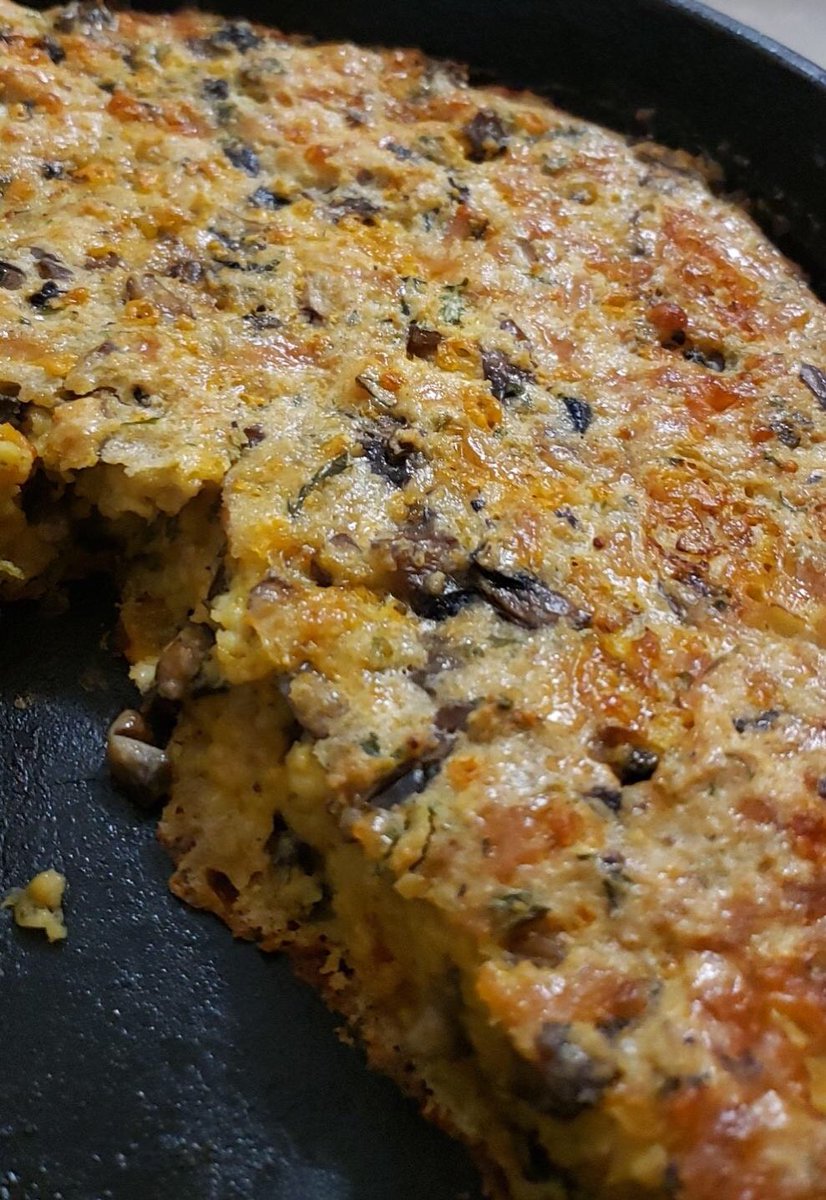 fuckmeyounerd's tweet photo. i cooked, mushroom stuffing and creamed pearl onions, my top two #thanksgiving foods

not quite a #domesticgoddess but i have my moments

#vegetarian #somuchcheese #thanksgivingredux https://t.co/3mXIYl9XPM