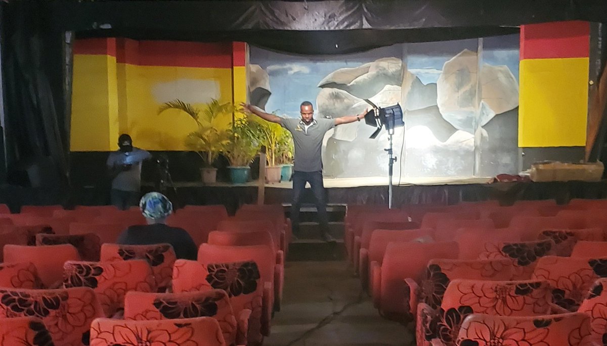 kasulerobert17's tweet photo. Back to the place I call Home after a long Period of time
#BatvalleyTheatre
@chapterzseries Shoot 
Showing on @PearlMagicPrime Wed, Thursday 7:30pm and @PearlMagicTV Thursday, Fri 8:00pm https://t.co/0ty13L3PkQ