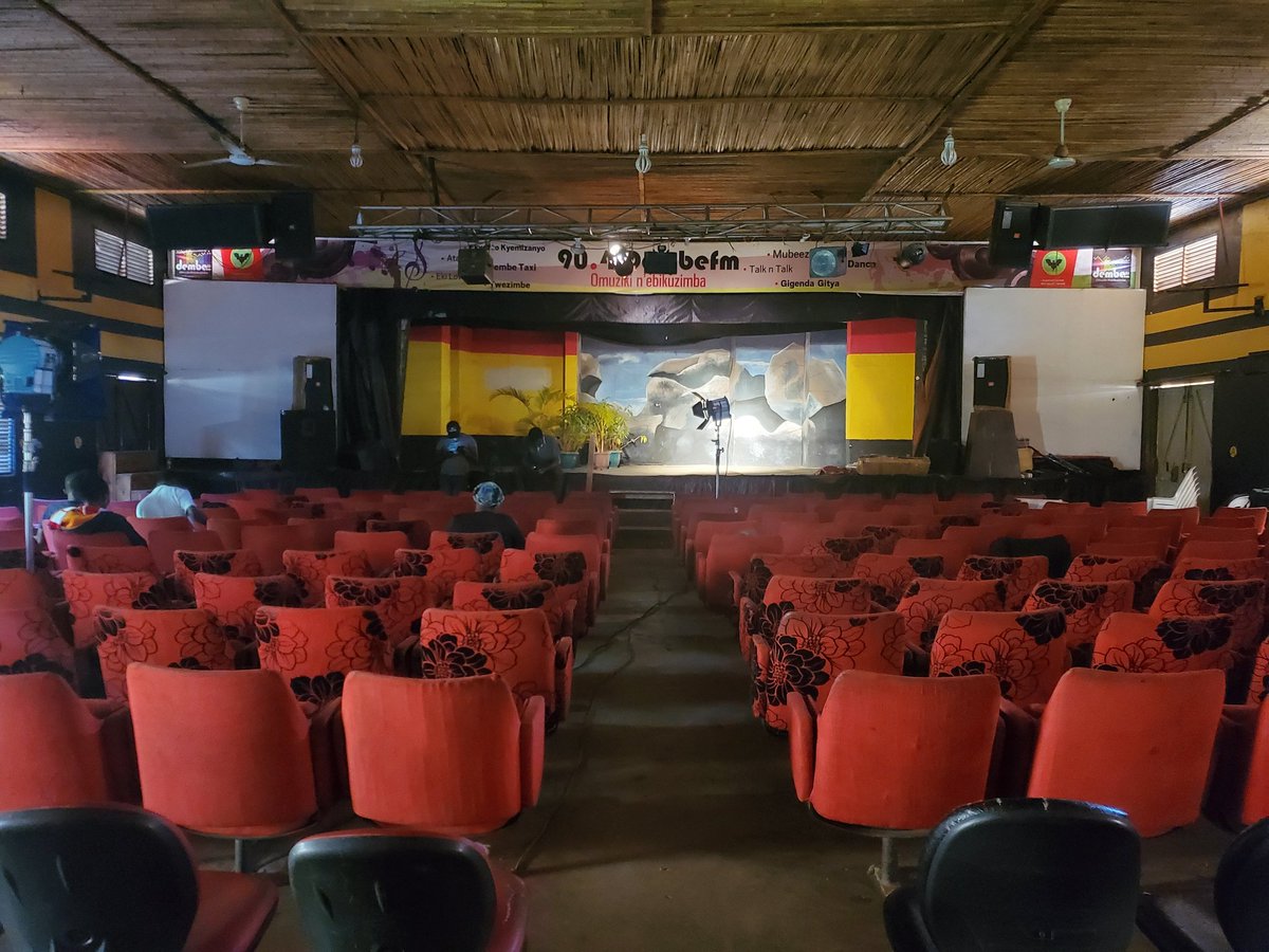 kasulerobert17's tweet photo. Back to the place I call Home after a long Period of time
#BatvalleyTheatre
@chapterzseries Shoot 
Showing on @PearlMagicPrime Wed, Thursday 7:30pm and @PearlMagicTV Thursday, Fri 8:00pm https://t.co/0ty13L3PkQ