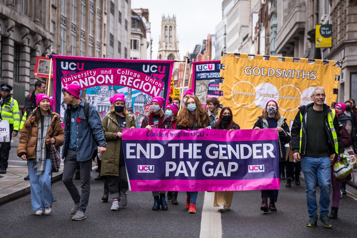 Students leading the front of the 2,000 strong <a href="/LondonUCU/">UCU London Region</a> <a href="/UCULondon/">UCU London Regional Office</a> march through the city of London. The conditions we teach in are the conditions our students learn in. In unity lies strength Solidarity <a href="/ucu/">UCU</a> <a href="/UCULSCollege/">UCULewishamSouthwark</a> <a href="/UCU_CandI/">UCU - City and Islington College</a> <a href="/UCUCroydon/">UCU Croydon College</a> <a href="/UcuCollege/">UCU Wolverhampton College</a> <a href="/zenscara/">Vicky Blake UCU @vickyblake.bsky.social</a> <a href="/DrJoGrady/">Jo Grady</a>