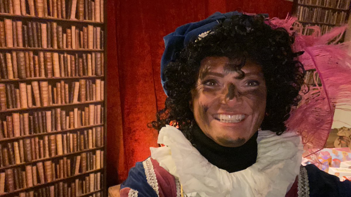 IngridHems's tweet photo. En wat heb je afgelopen week gedaan? Nou, naar naar de @deschalm geweest voor een uitzending en meegeholpen bij de Sint. En wat voor werk doe jij? Only at @Ergon_040! I love it https://t.co/l8aQq20Zql