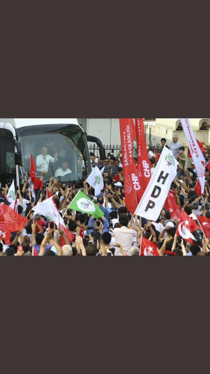 Ahmet_1453_0's tweet photo. @eczozgurozel @eczburhan @AyhanBarut01 @orhanssumer @bedriserterchp @BasevirgenBekir Bizim kapımız herkese açık

Yeter ki CHP'ye oy verin https://t.co/B4H0uNtOVU