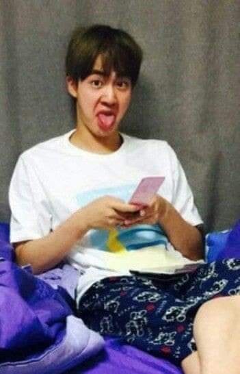 ESTRELL60958038's tweet photo. #HappyBirthdayJin
생일 축하합니다 잘생겼어 행복하고 영원히 멈추지 않아 나는 당신에게 최선을 다하고 곧 만날 것입니다❤❤❤❤🍀 https://t.co/1W0fPVNRhM