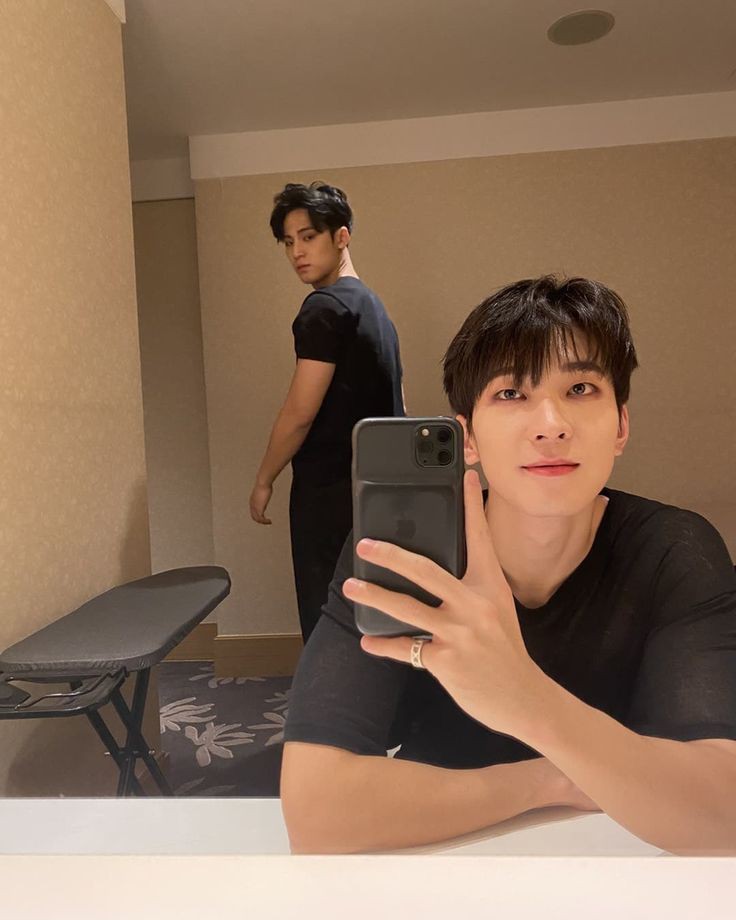 ㅤ 

         GARETH.⠀ 🐶🐱

ㅤ