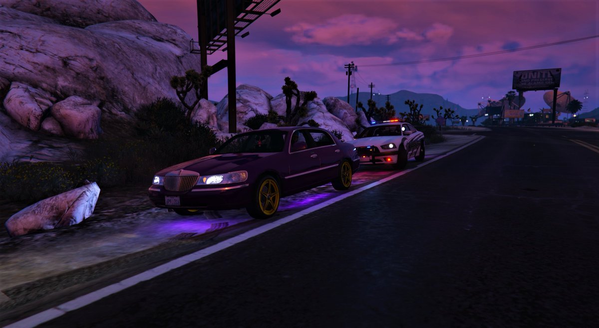 LunacristBCSO's tweet photo. Sergeant Stoddard was out on a traffic stop across the street from the Sandy Shores Airfield. Warning for speed was given, and everyone went home happy and safe! #BCSO #FiveM #Lunacrist @lunacristrp https://t.co/5EDEqE6kmU