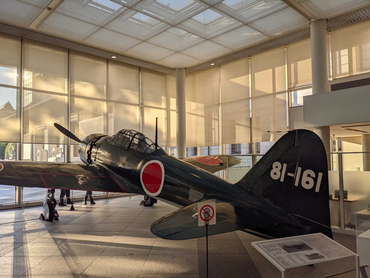 taka_avantgarde's tweet photo. 自分で作ったメッセージアプリのアイデア出し、ブレストをしに遊就館と靖国散策へ。
季節ごとにアプリアイコンを装飾していく予定ですが、ZEROモデル、サクラモデルも期間限定アップロードで出していきたいと思いました。  #messageapp #ignitemessenger #遊就館 #零戦 #靖国神社 #スタートアップ https://t.co/k6EEAqFm4g