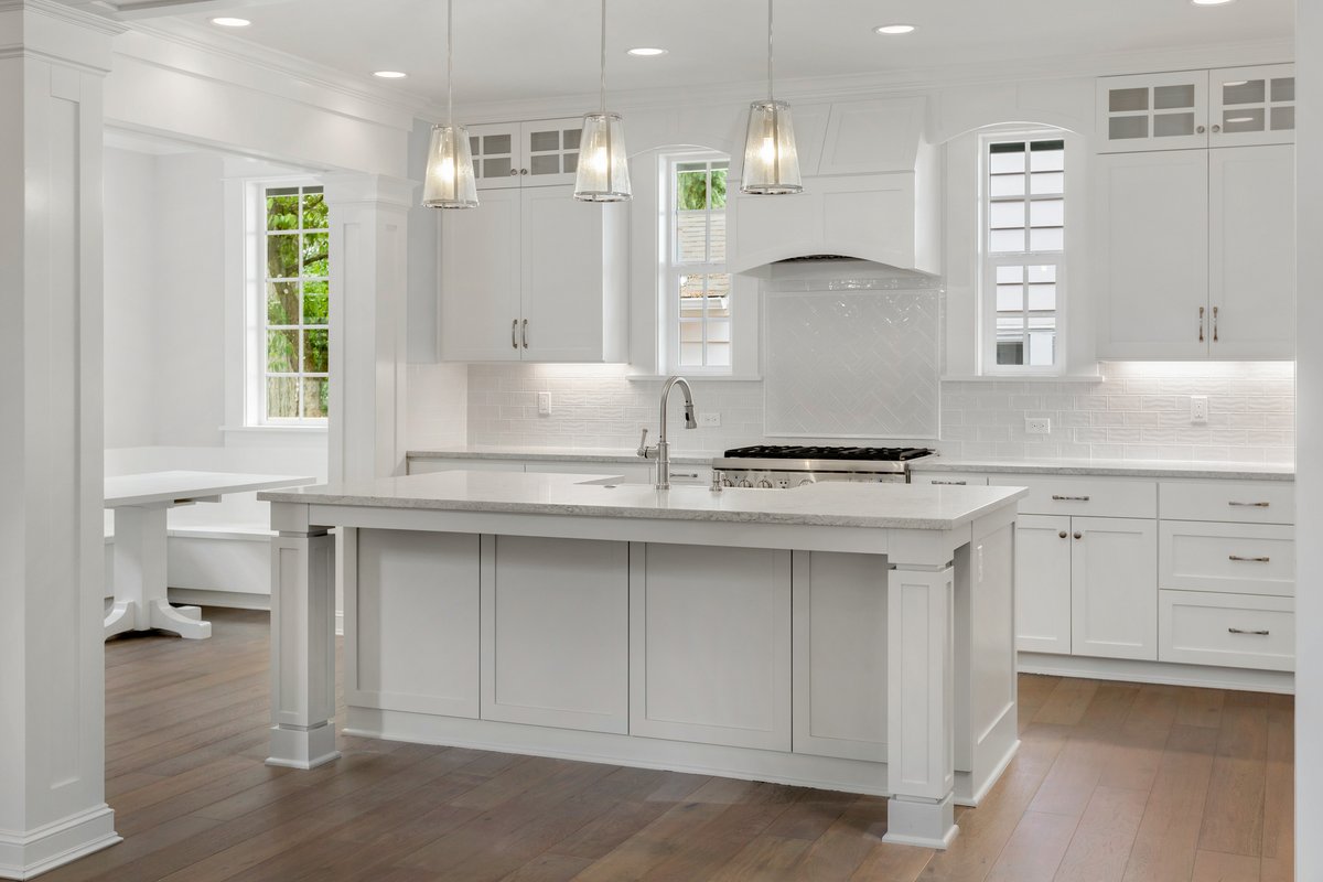 Happy Saturday!

In most kitchens, the island acts as a showpiece and focal point. When your island features an extension or overhang, utilizing pillars and column legs are a particularly great way to incorporate some ornate distinction and design texture.