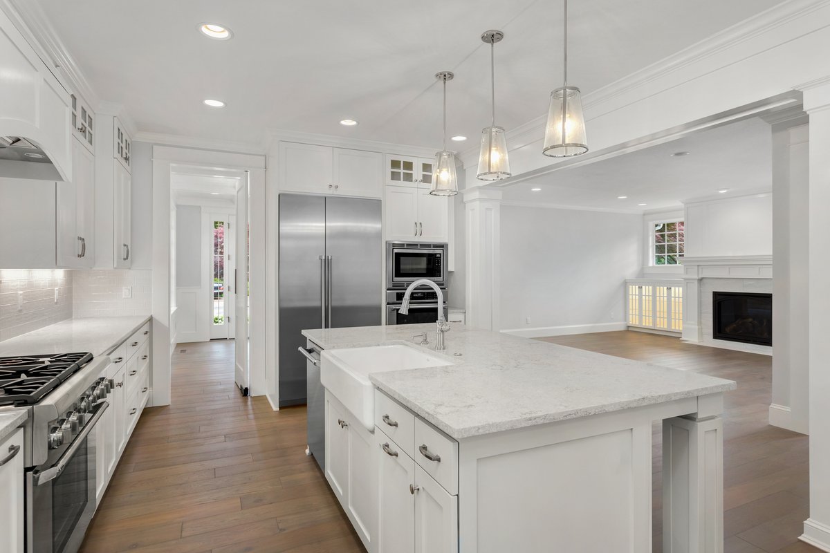 vestamarble's tweet photo. Happy Saturday!

In most kitchens, the island acts as a showpiece and focal point. When your island features an extension or overhang, utilizing pillars and column legs are a particularly great way to incorporate some ornate distinction and design texture. https://t.co/tShSC0jBR2