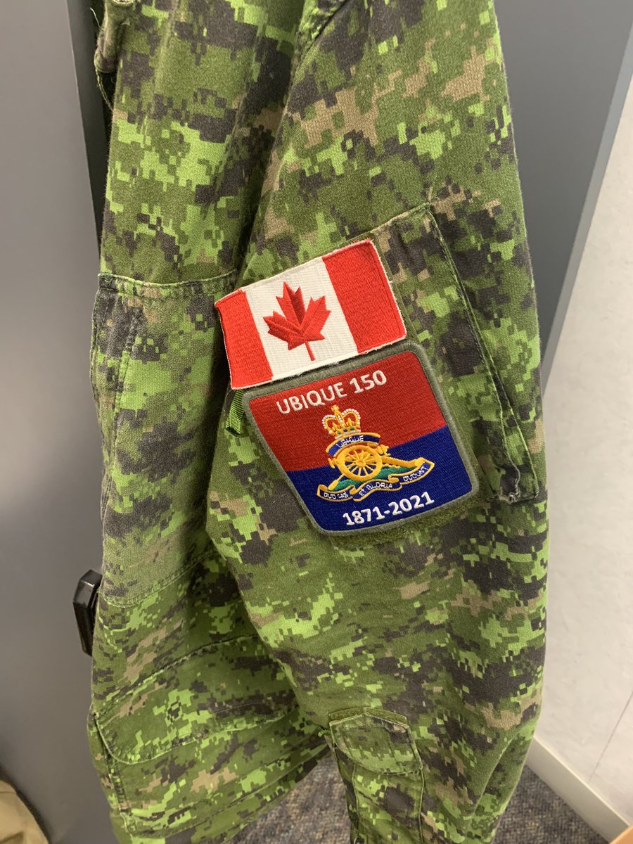 DavidGrebstad's tweet photo. Today marks the end of the #UBIQUE150 commemorative period and is thus the last day the commemorative patch is authorized for wear. On Monday I’ll be back to wearing my jump wings. https://t.co/lqjTLbHgeY